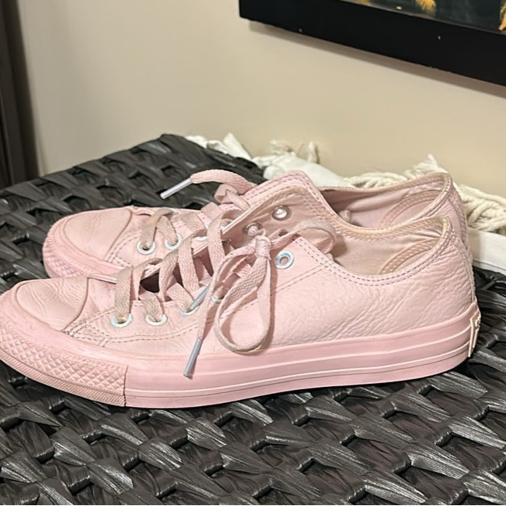 Converse Pink Sneakers Classic Canvas Design
